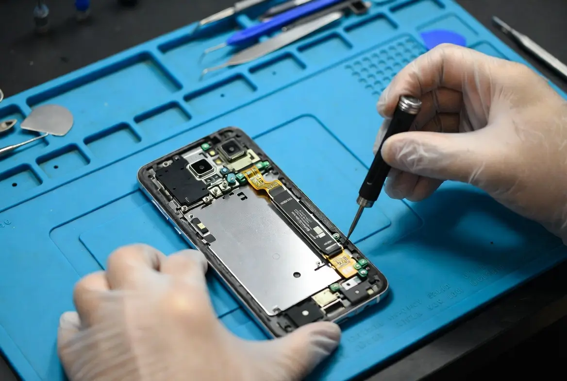 Ремонт дисплея Samsung Galaxy S23+