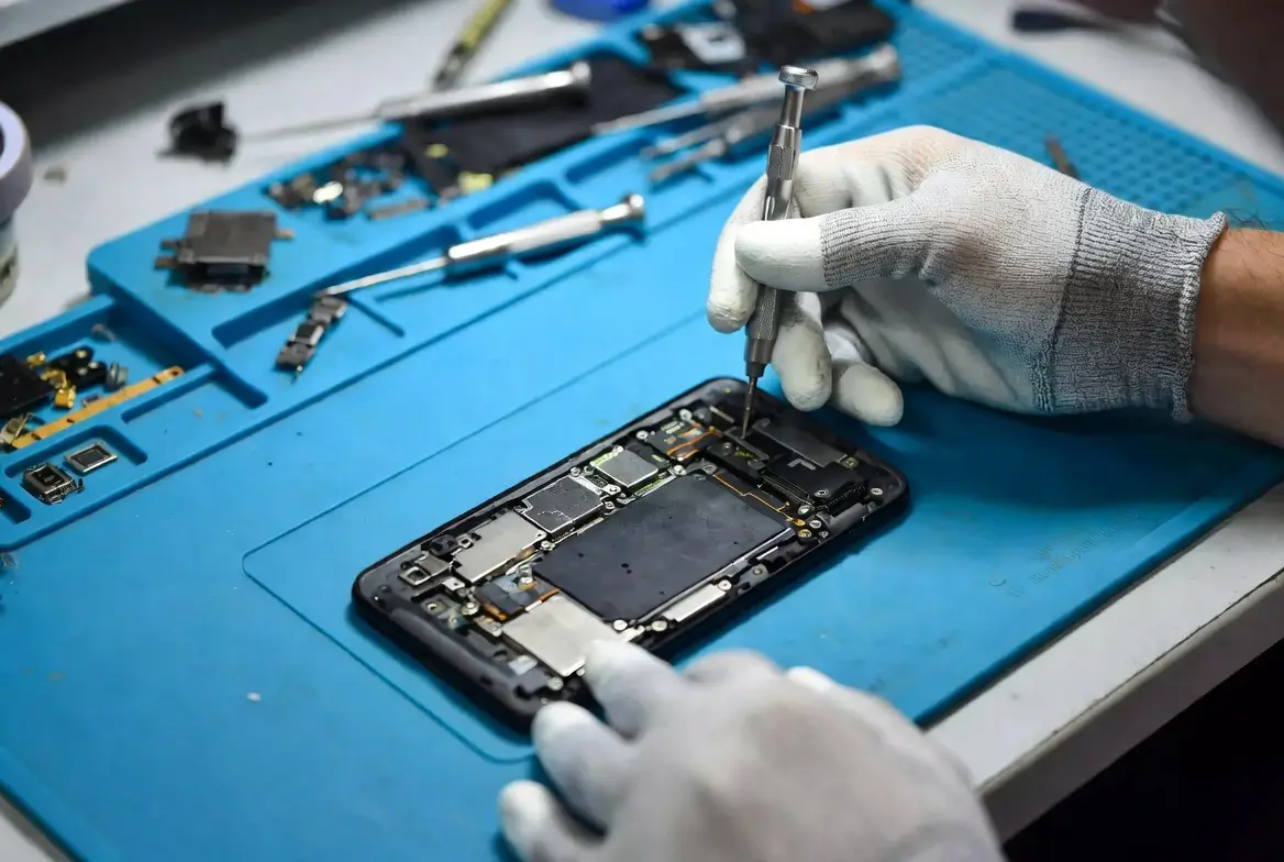 Ремонт дисплея Samsung Galaxy Z Flip7